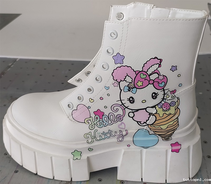 女生平板鞋使用18新利吧LR-2513打样效果图