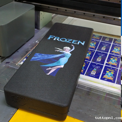 uv打印机,鞋子打印机,纸箱无版印刷机,uv彩印机,uv打印机厂家,18新利吧